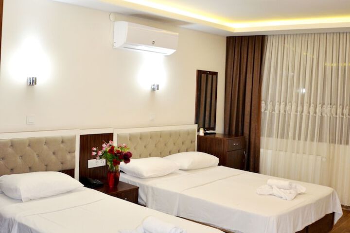Room 12 of 26