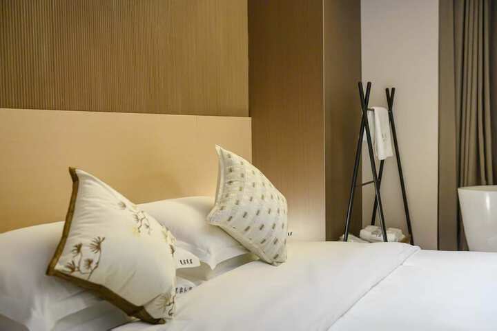Room 17 of 112