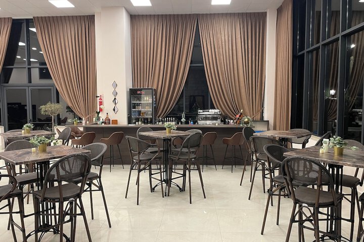 Lounge 193 of 243