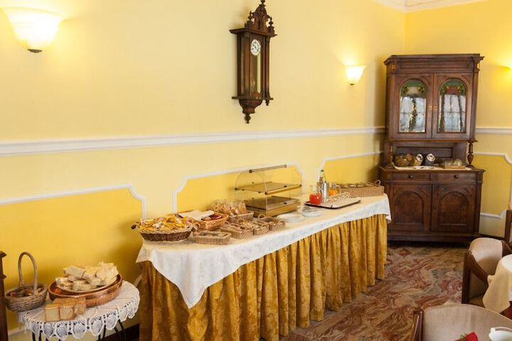 Breakfast/Coffee Service 45 of 59