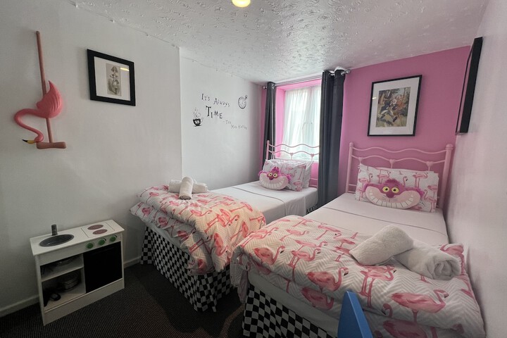 Room 25 of 48