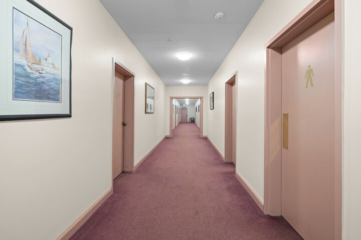 Ballroom/Hall 52 of 78