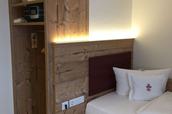 Room 9 of 51