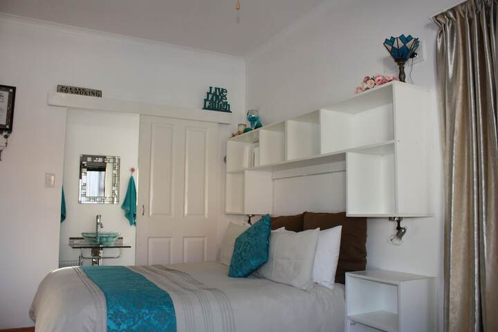 Room 3 of 41