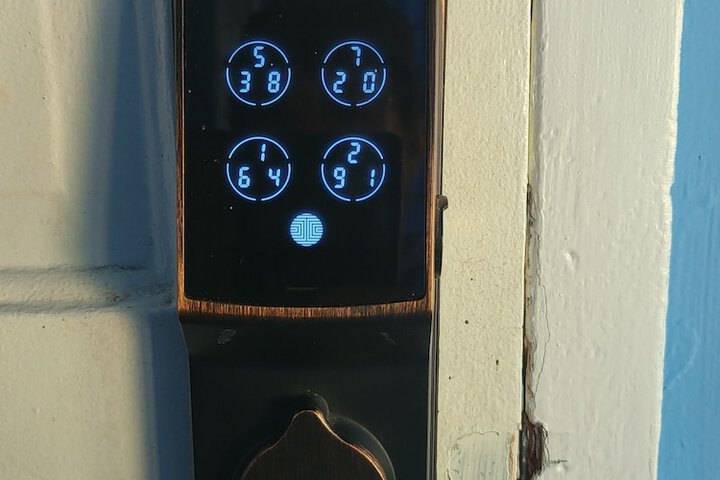 Room 65 of 222