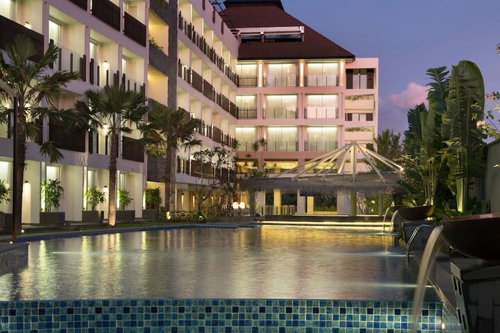Pool 40 of 61