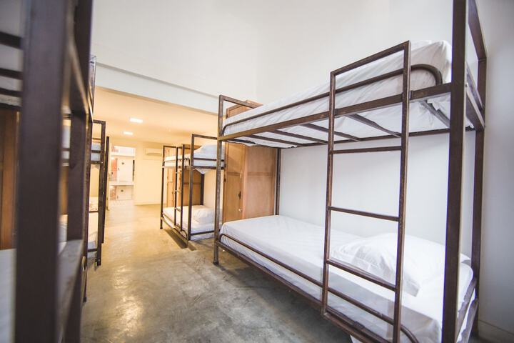 Room 13 of 44