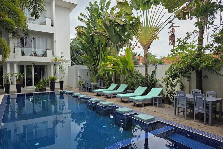 Pool 24 of 34