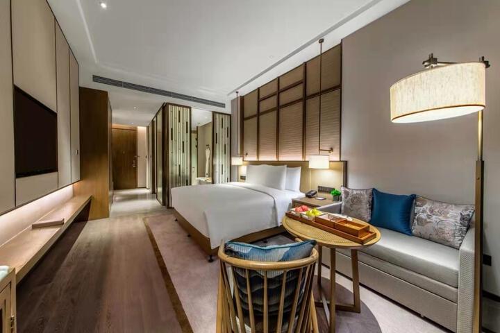 Room 3 of 27