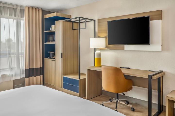 Room 17 of 48