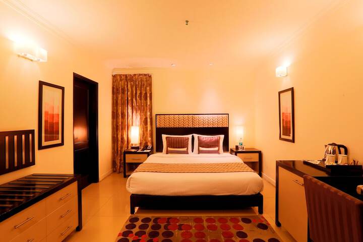 Room 13 of 97