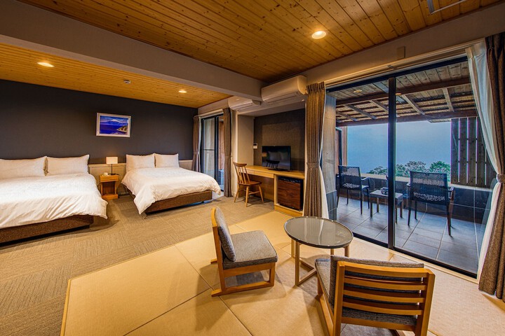 Room 4 of 7