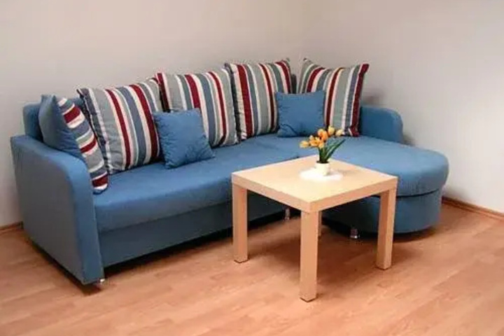 Room 9 of 14