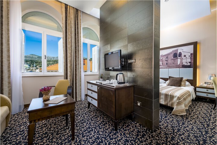 Room 48 of 152