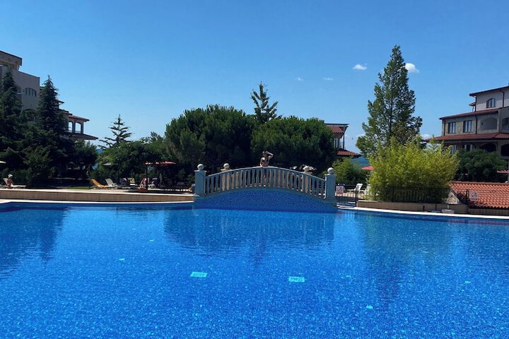 Pool 40 of 61