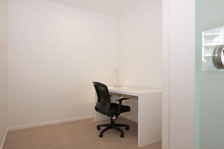 Room 3 of 74