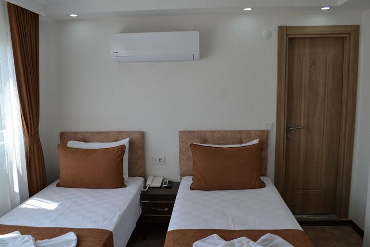 Room 5 of 88
