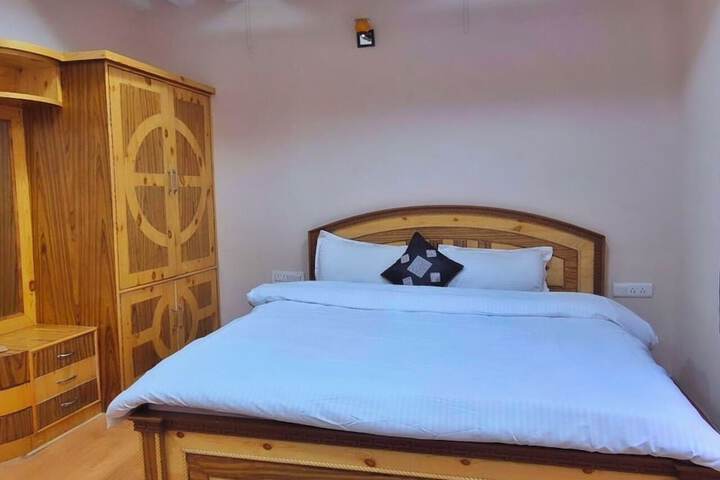 Room 9 of 23