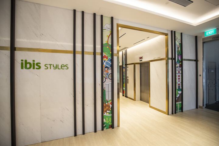 Entrance & Lobby