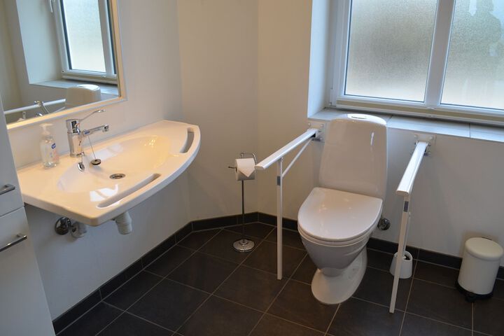 Room 95 of 135