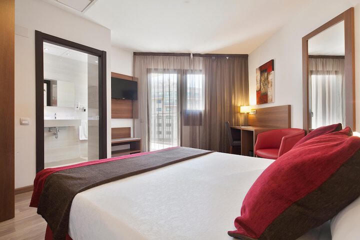 Room 10 of 118