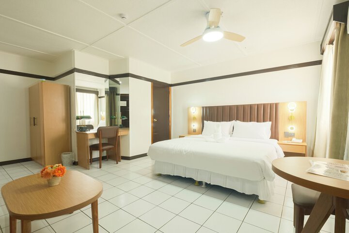 Room 12 of 62