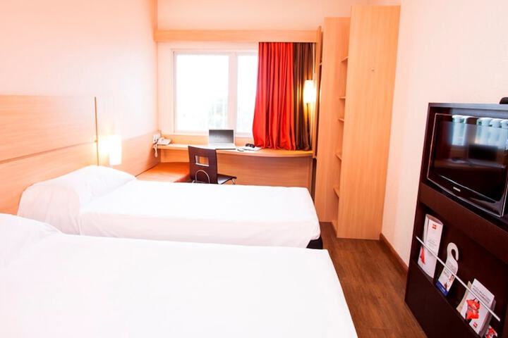 Room 3 of 59