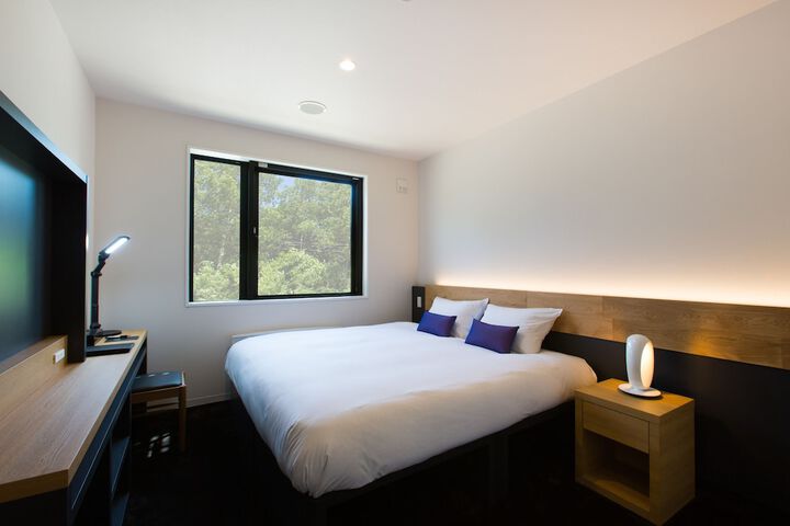 Room 2 of 34
