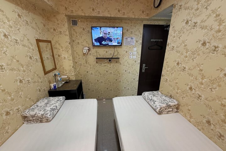 Room 80 of 138