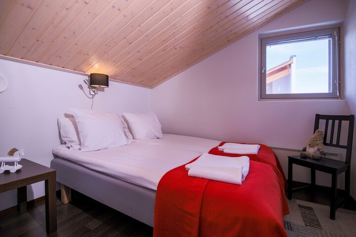 Room 4 of 65