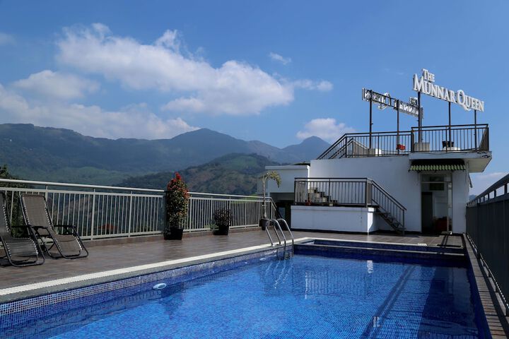 Pool Hotel