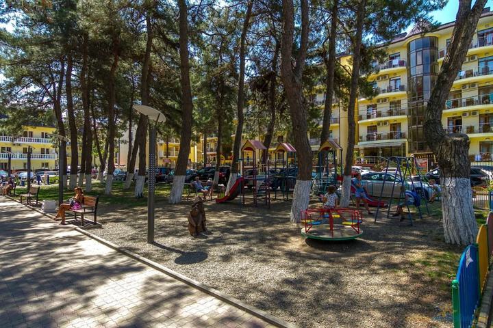 Hotel Entry