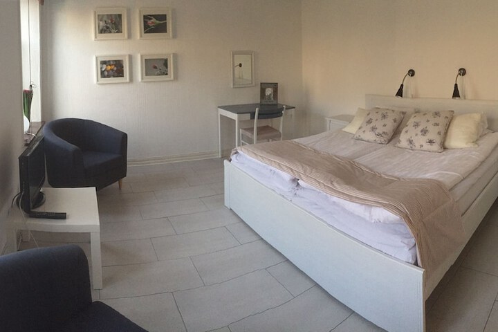 Room 16 of 52