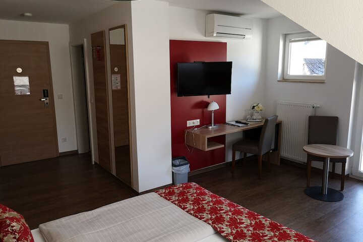 Room 114 of 145