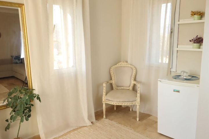 Room 32 of 71