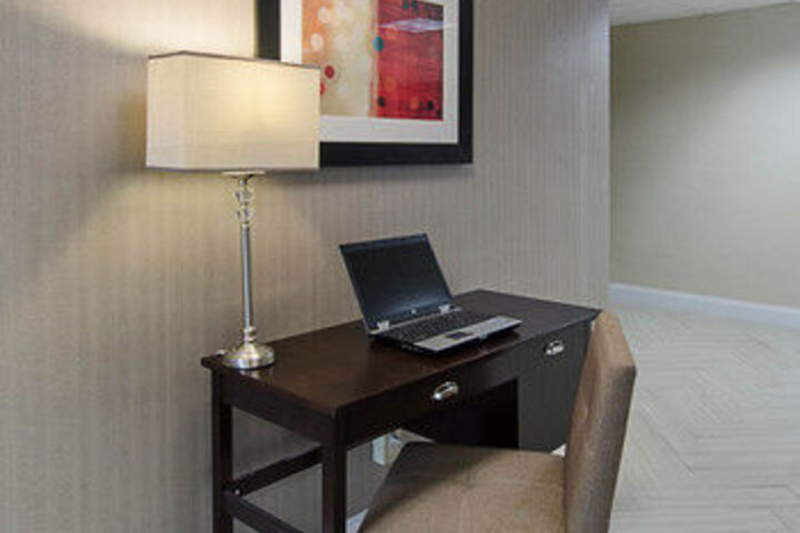 Business Center 7 of 28