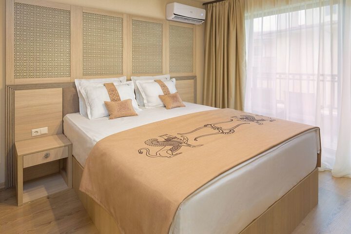 Room 5 of 22
