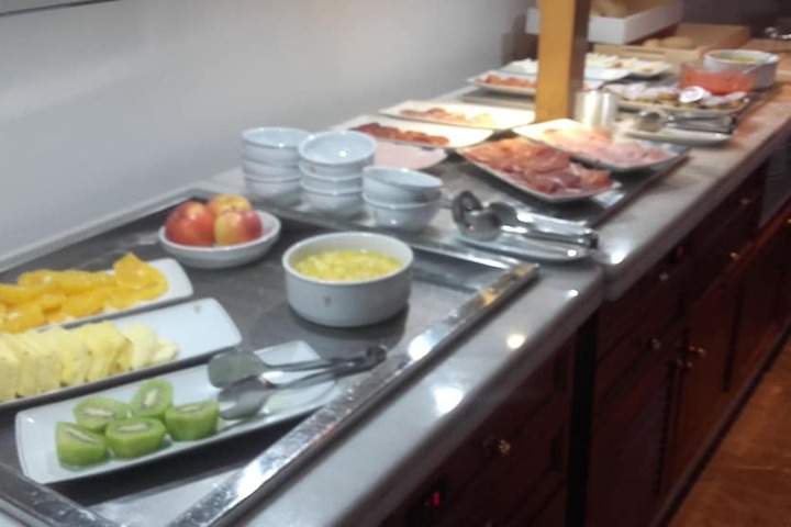 Breakfast/Coffee Service 25 of 50