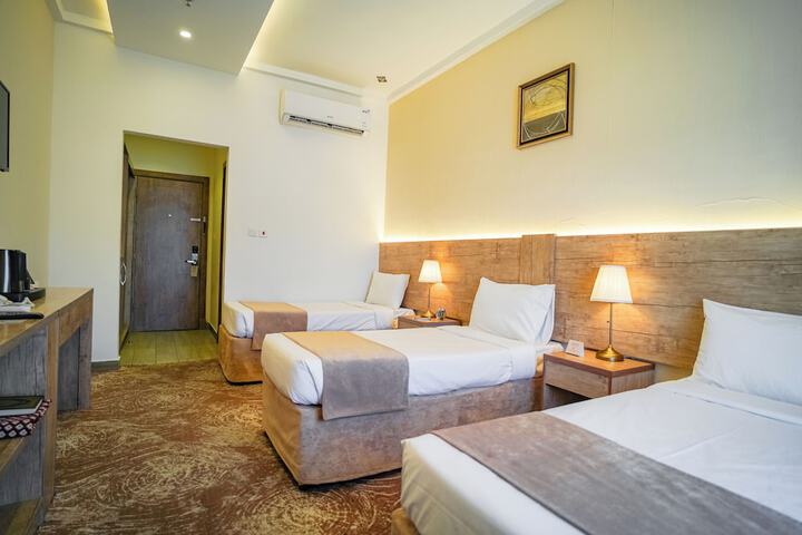 Room 14 of 28