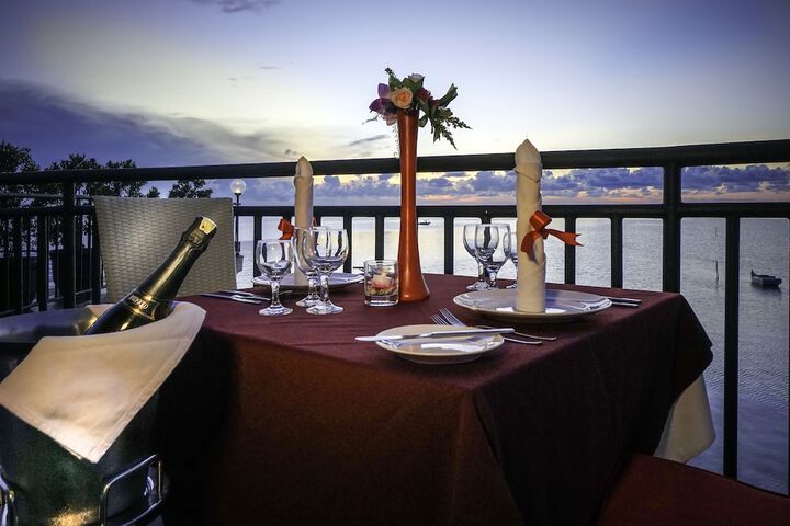 Dining 41 of 57
