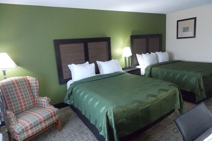 2 Queen Beds (4 of 21)