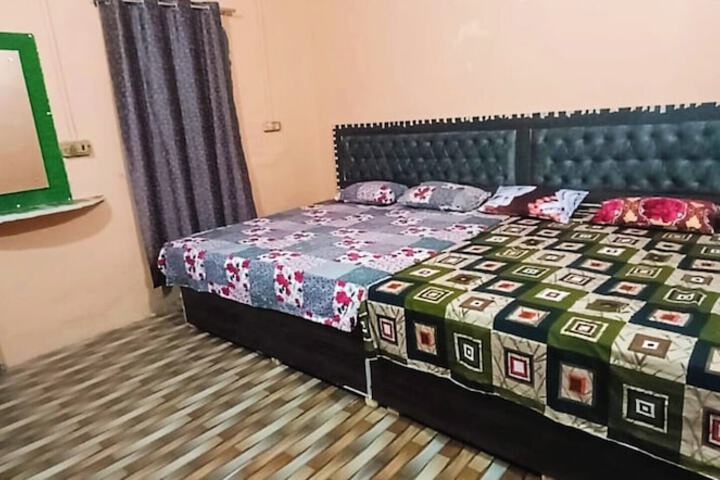 Room 9 of 21