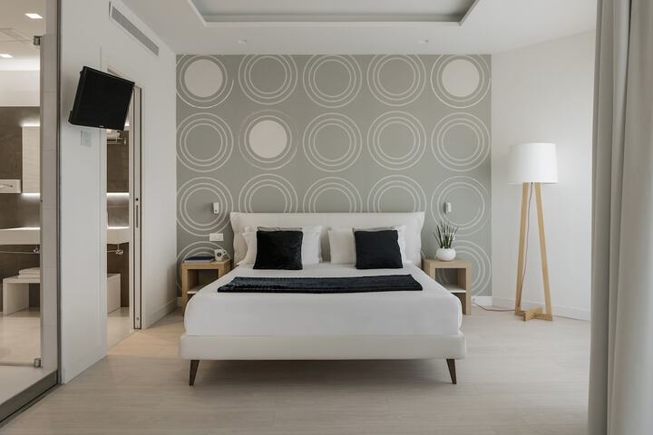 Room 27 of 125