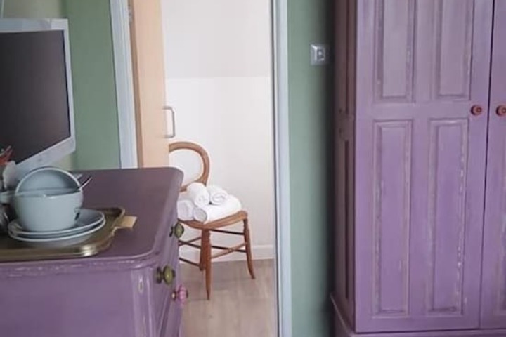 Room 5 of 48