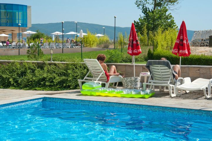 Pool 21 of 47