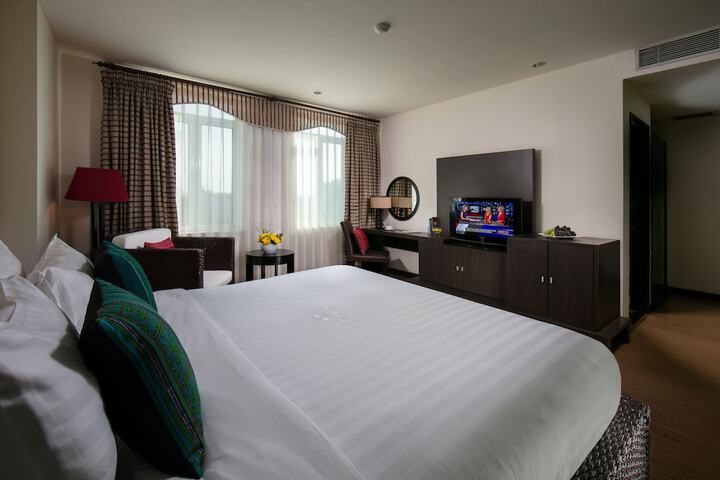 Room 27 of 77