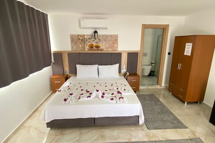 Room 8 of 26