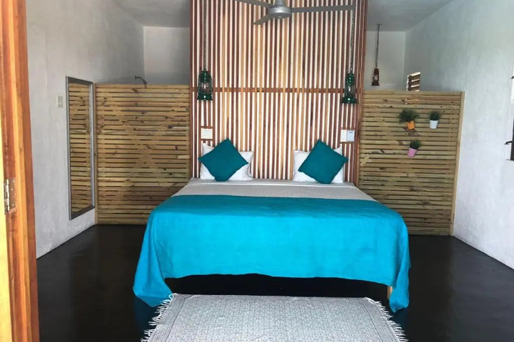Room 3 of 12