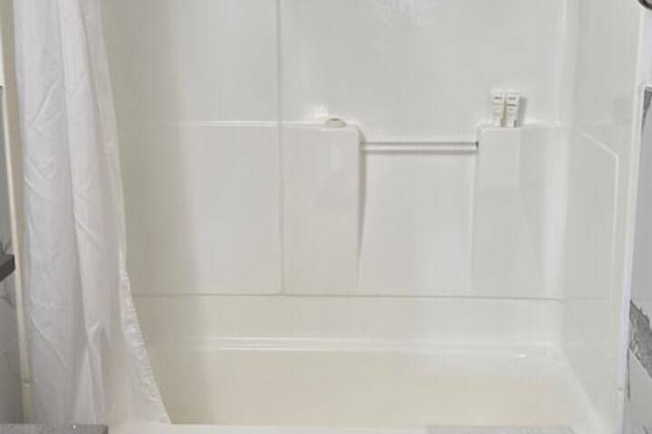 Room 10 of 24