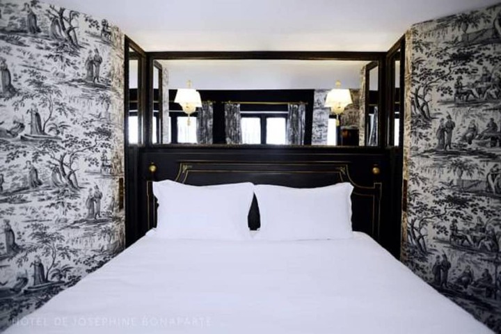 Room 11 of 39